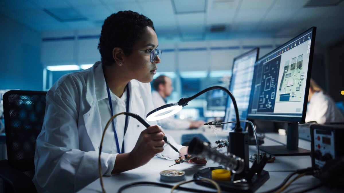 Die Bedeutung der DGUV V3 Prüfung für die Qualität und Sicherheit von iPhone-Ladegeräten