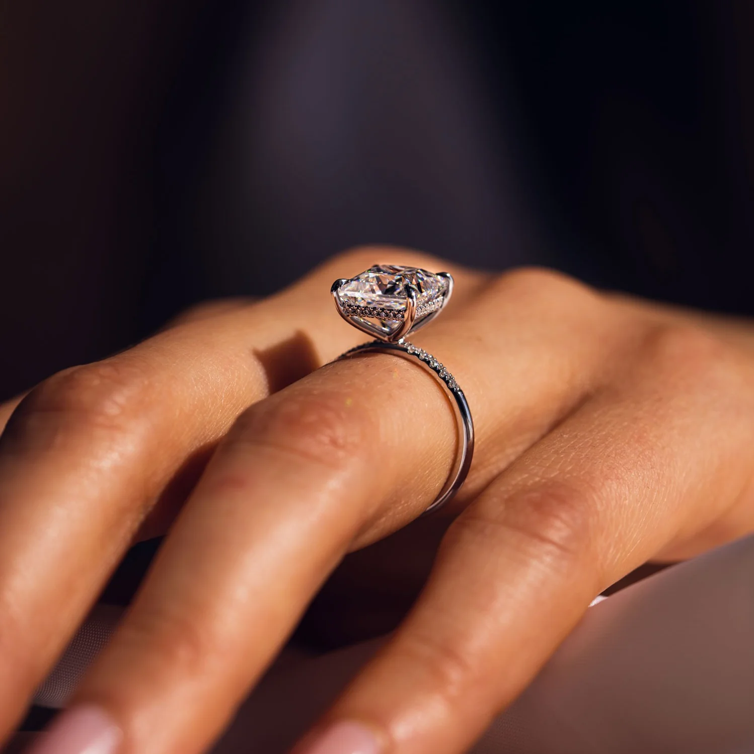 Moissanite-Geburtssteinschmuck: Personalisierte Eleganz