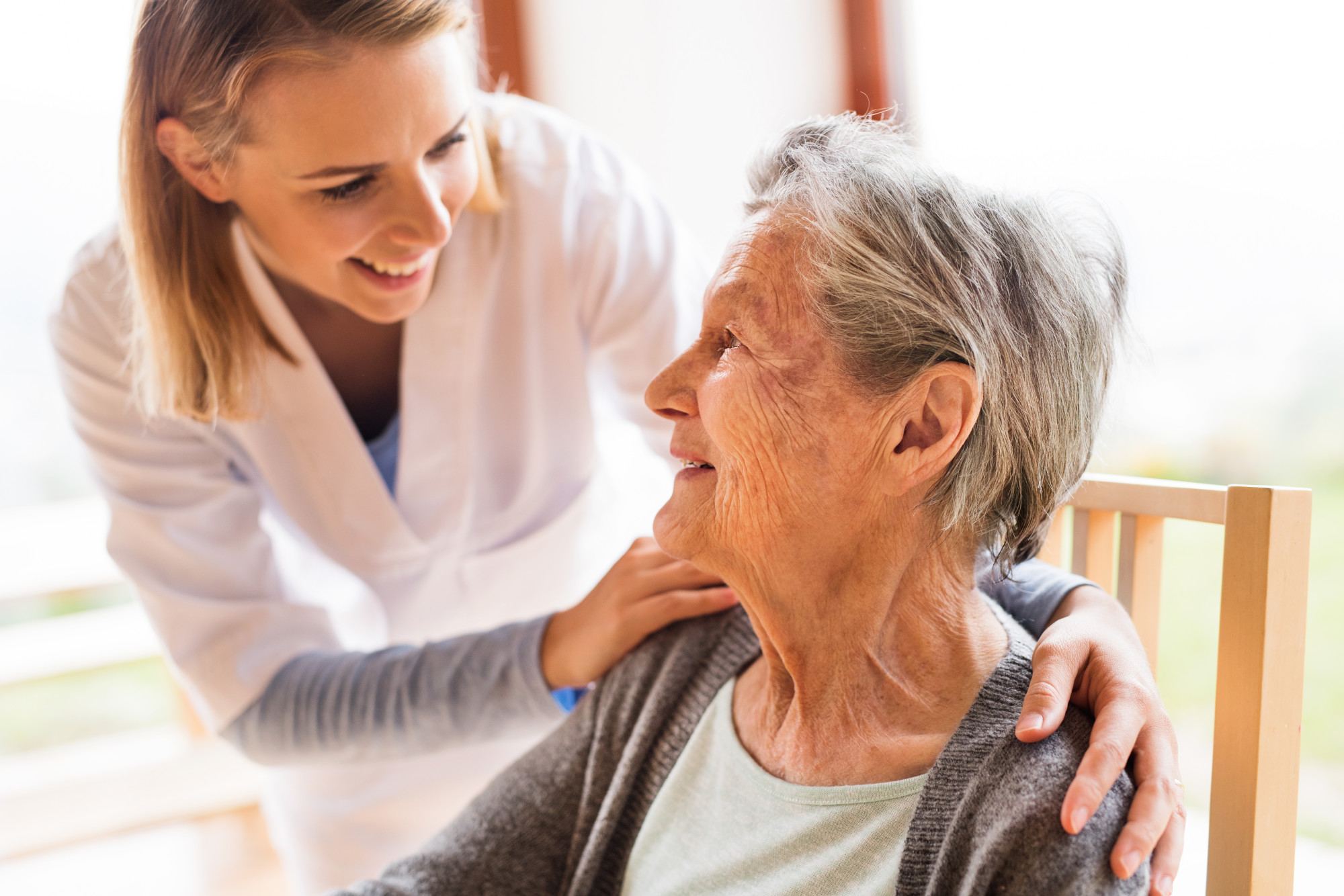 Förderung der psychischen Gesundheit und des Wohlbefindens durch integrierte Pflegedienste-Programme