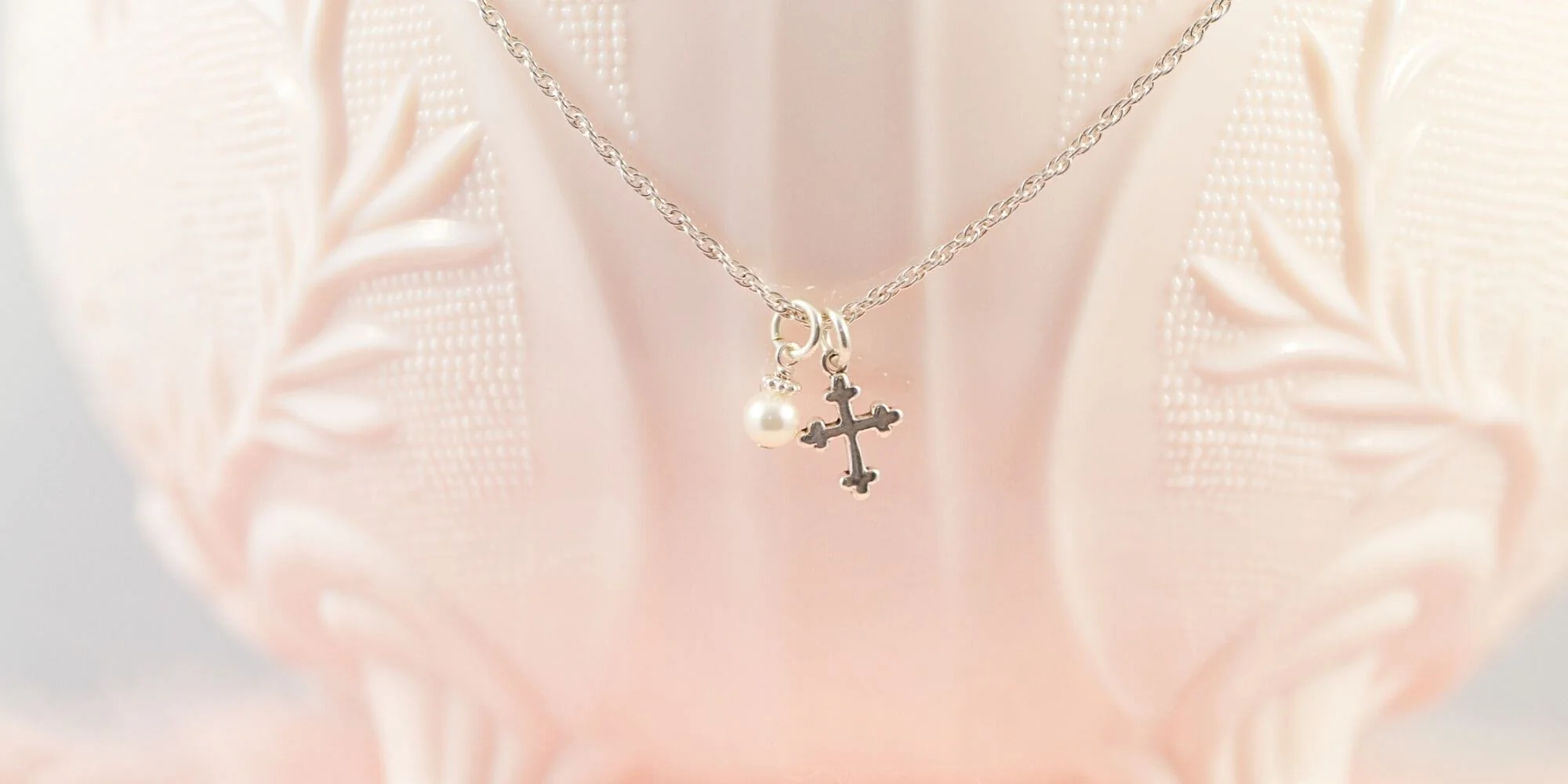Der tiefe symbolische Wert von Czarina Kreuzketten – Schmuck, der Ihre innere Stärke repräsentiert