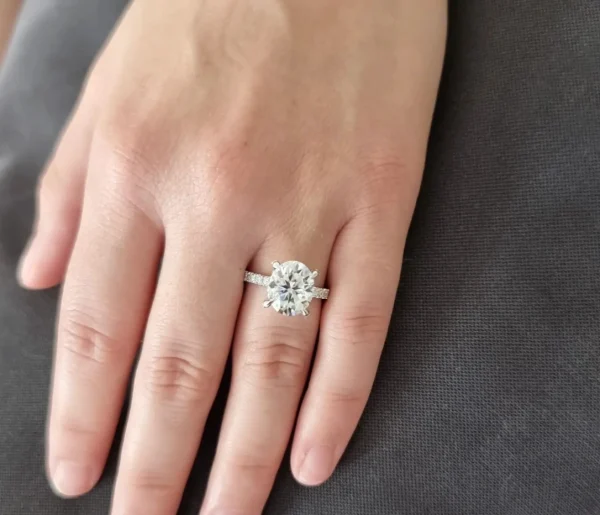 Warum Moissanit der perfekte Stein für Brautschmuck ist