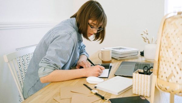 Arbeit online von zu Hause: Mit Coco257 kannst du bequem von zu Hause aus arbeiten