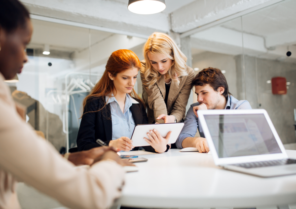 Headhunter für spezialisierte Branchen: Die besten Experten gezielt gewinnen