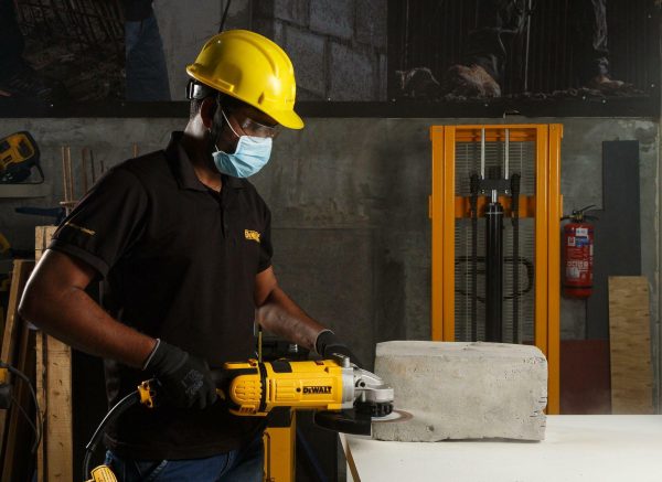 So verlängern Sie die Lebensdauer eines DeWalt Winkelschleifers